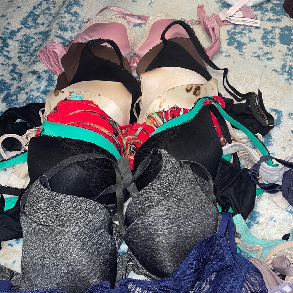 20 VS bras + 5 sports bras + assorted bralettes